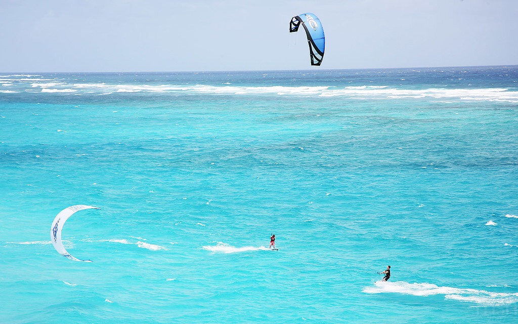 Kitesurfing